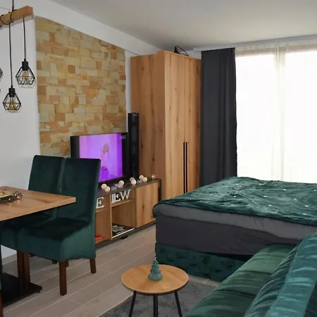 Eagle View Milmari N81 Apartment *