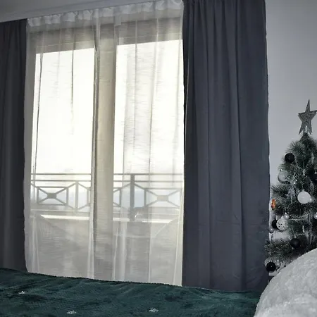 Eagle View Milmari N81 Apartment